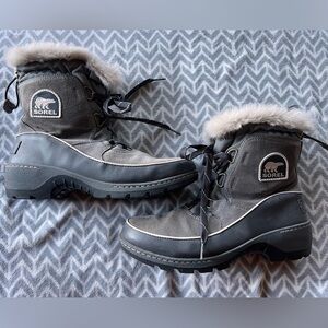 Sorel women’s boots. Size 9.5 excellent condition.